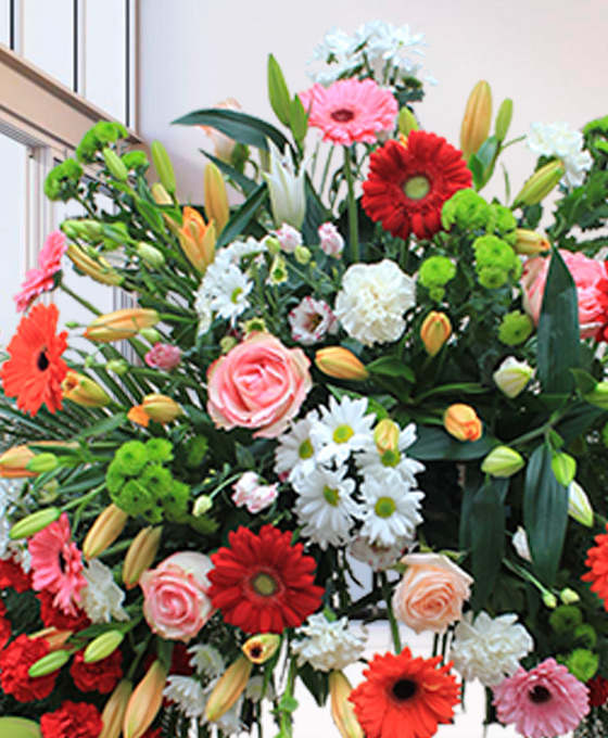 Composición floral fúnebre para tanatorios de Sabadell